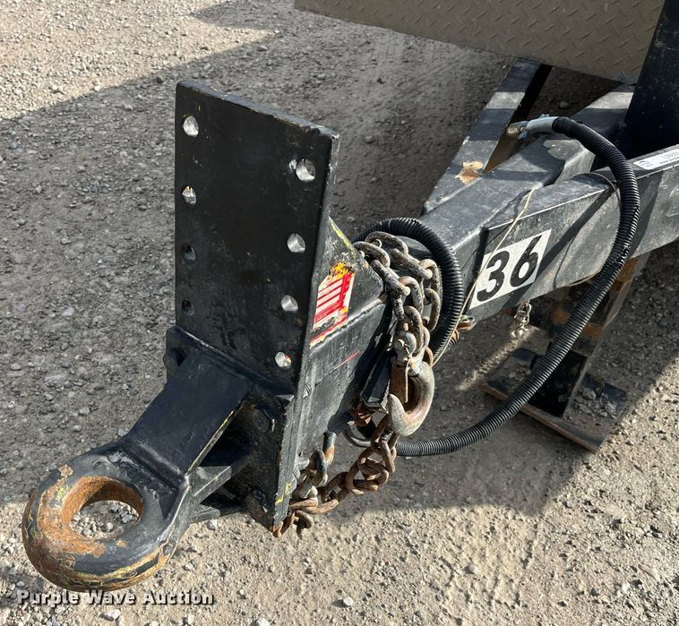 image for item LD9850 2000 Redihaul Y1017348  equipment trailer