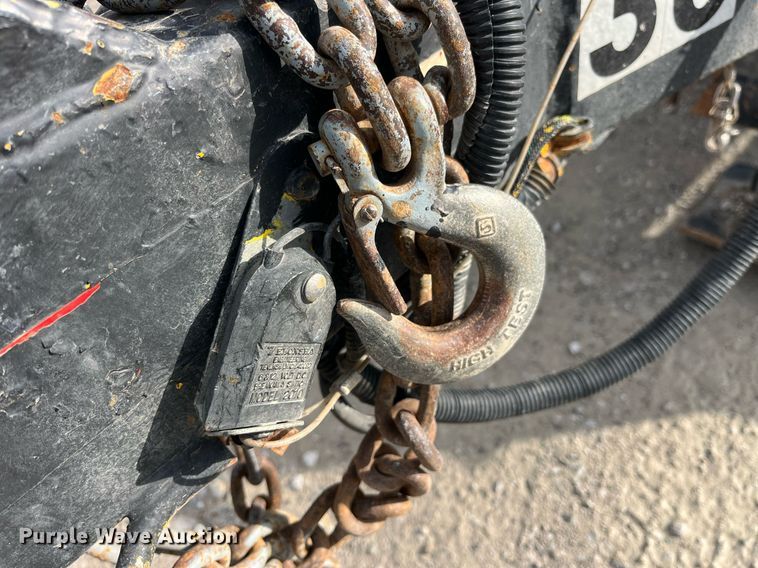 image for item LD9850 2000 Redihaul Y1017348  equipment trailer