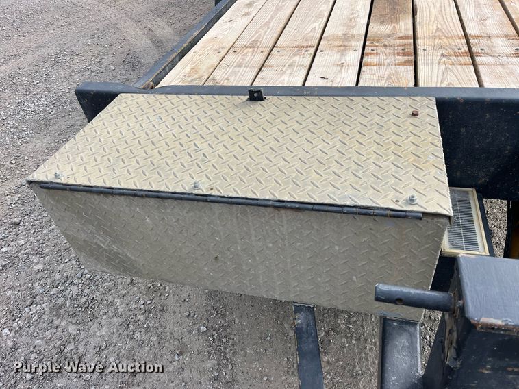 image for item LD9850 2000 Redihaul Y1017348  equipment trailer