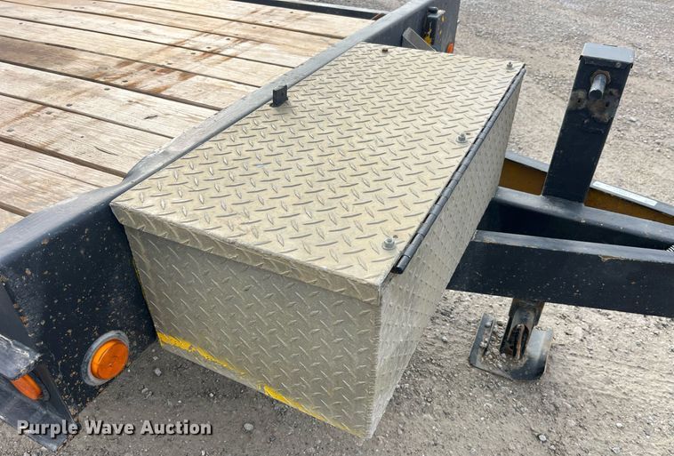image for item LD9850 2000 Redihaul Y1017348  equipment trailer