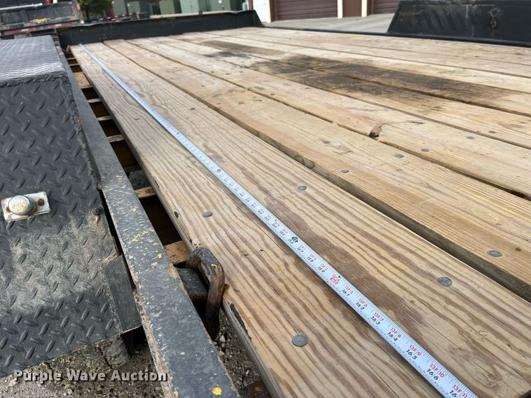 image for item LD9850 2000 Redihaul Y1017348  equipment trailer