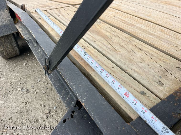 image for item LD9850 2000 Redihaul Y1017348  equipment trailer