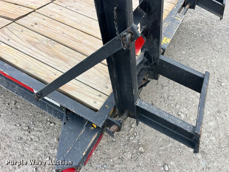 image for item LD9850 2000 Redihaul Y1017348  equipment trailer