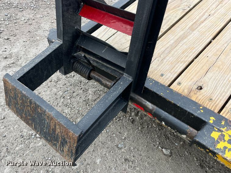 image for item LD9850 2000 Redihaul Y1017348  equipment trailer