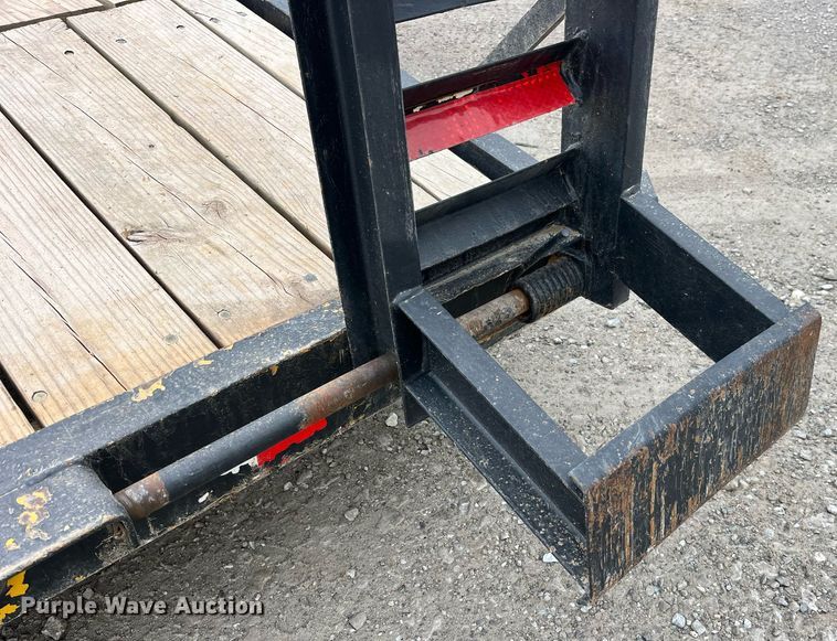 image for item LD9850 2000 Redihaul Y1017348  equipment trailer