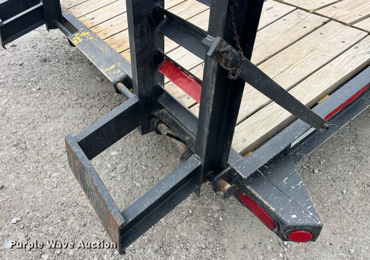 image for item LD9850 2000 Redihaul Y1017348  equipment trailer