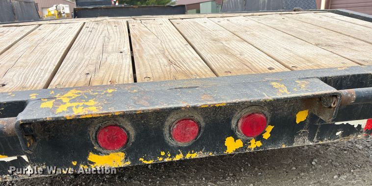 image for item LD9850 2000 Redihaul Y1017348  equipment trailer