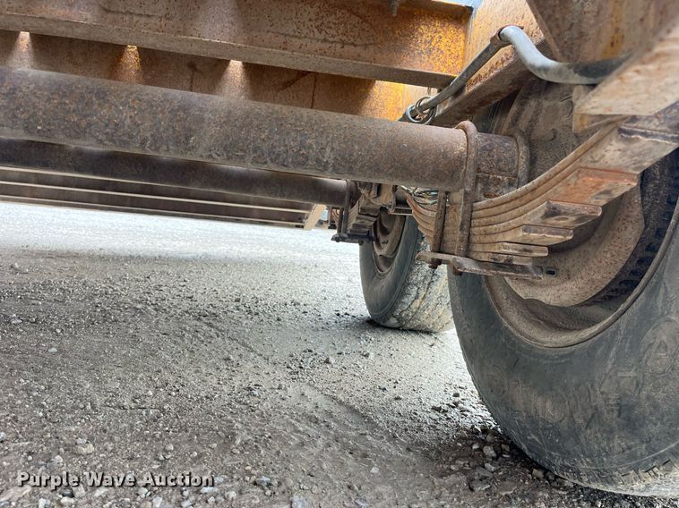 image for item LD9850 2000 Redihaul Y1017348  equipment trailer