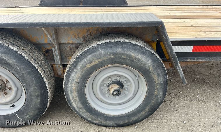 image for item LD9850 2000 Redihaul Y1017348  equipment trailer