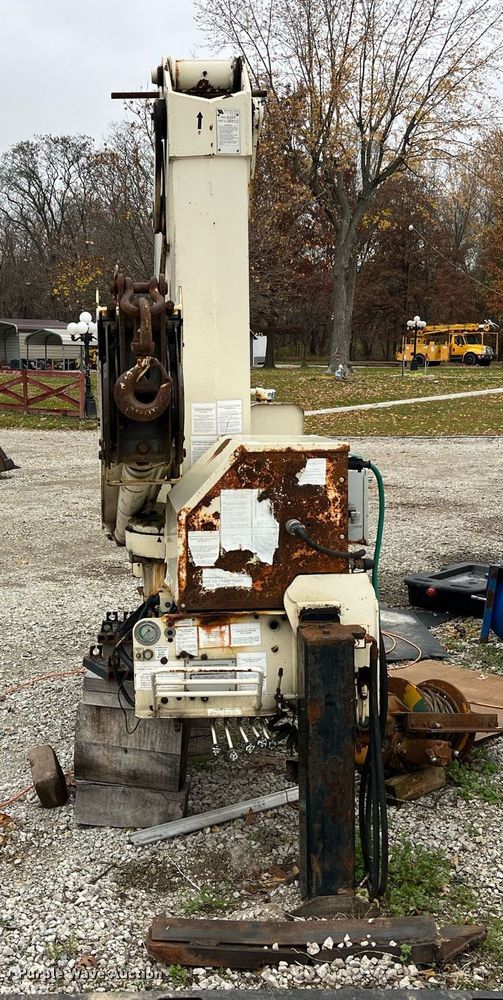 image for item LD9873 National N105  crane