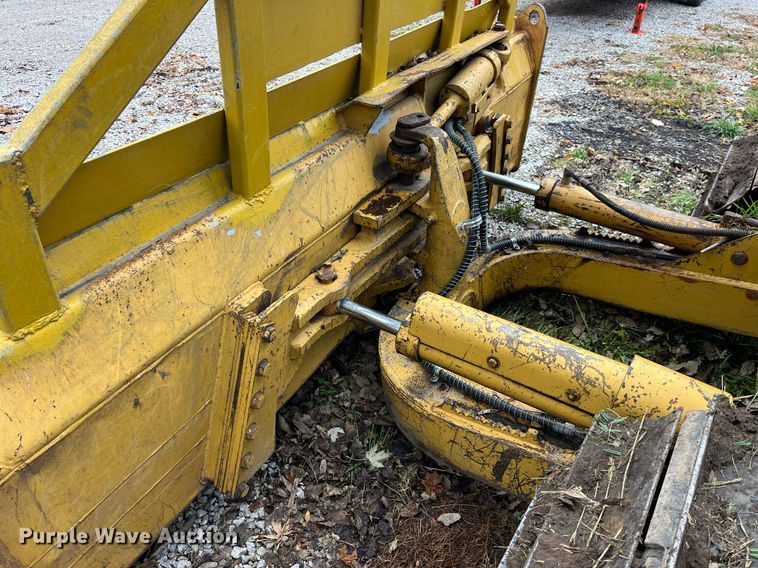 image for item LD9875 1988 Caterpillar D4H LGP  dozer