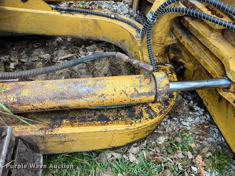 image for item LD9875 1988 Caterpillar D4H LGP  dozer