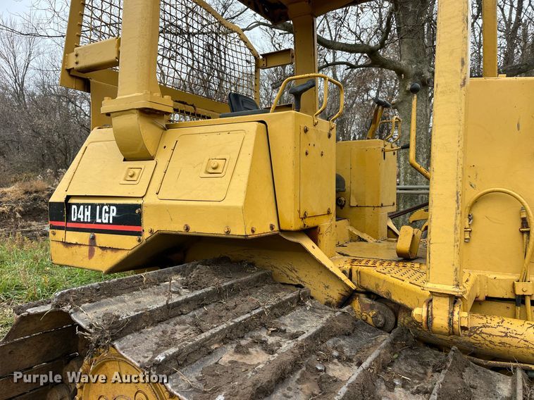 image for item LD9875 1988 Caterpillar D4H LGP  dozer