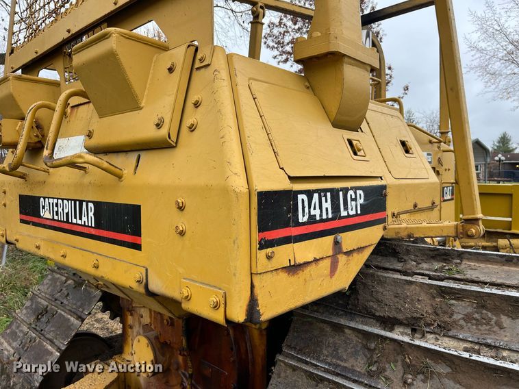 image for item LD9875 1988 Caterpillar D4H LGP  dozer