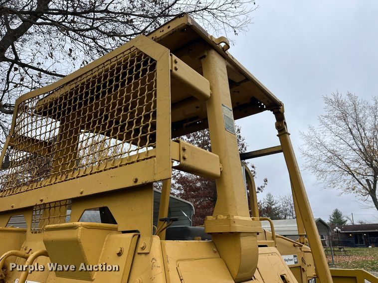 image for item LD9875 1988 Caterpillar D4H LGP  dozer