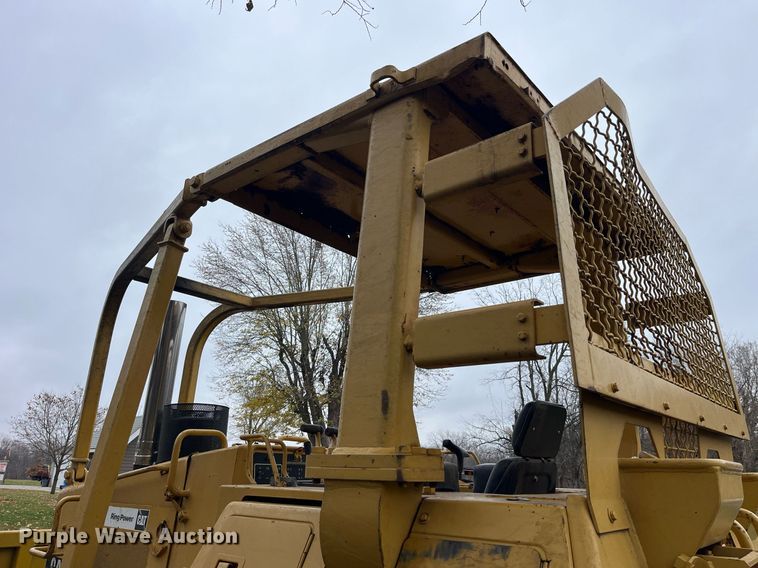 image for item LD9875 1988 Caterpillar D4H LGP  dozer