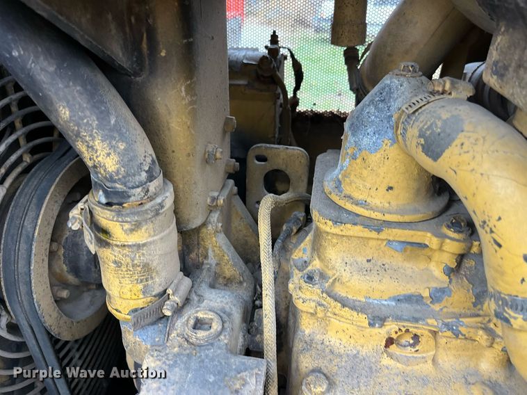 image for item LD9875 1988 Caterpillar D4H LGP  dozer