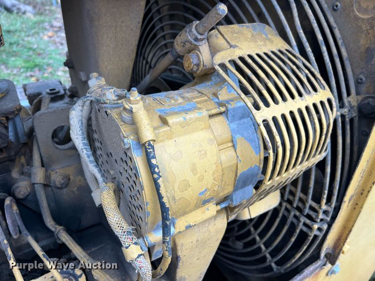 image for item LD9875 1988 Caterpillar D4H LGP  dozer