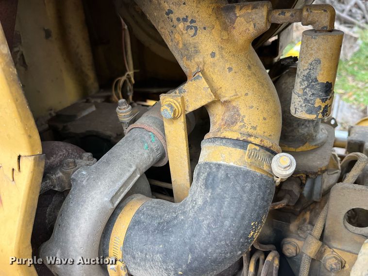 image for item LD9875 1988 Caterpillar D4H LGP  dozer