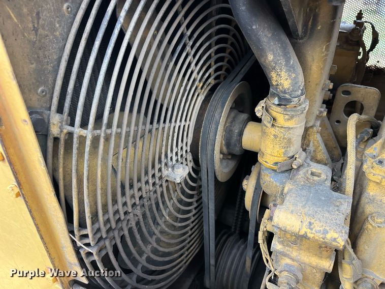 image for item LD9875 1988 Caterpillar D4H LGP  dozer