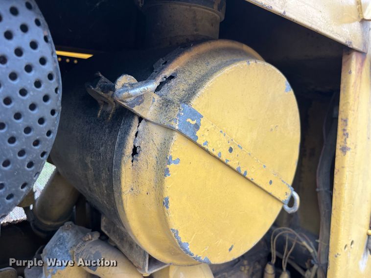 image for item LD9875 1988 Caterpillar D4H LGP  dozer