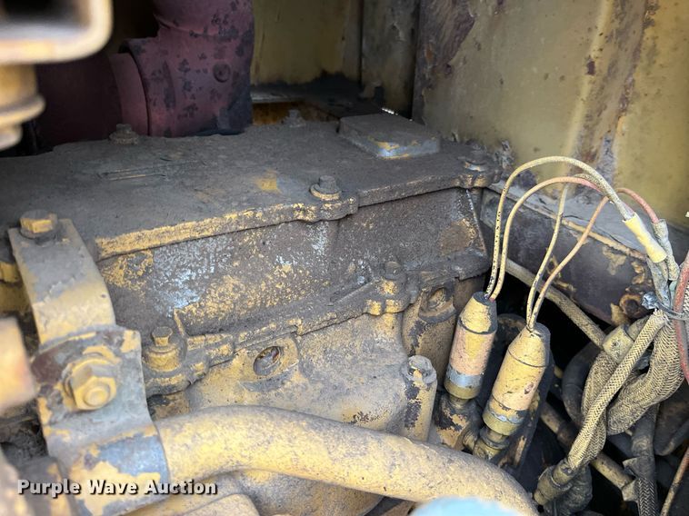 image for item LD9875 1988 Caterpillar D4H LGP  dozer