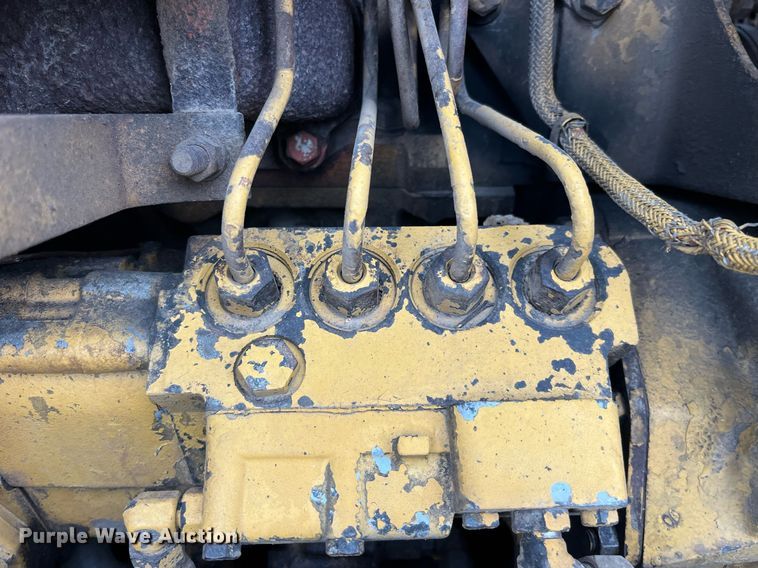 image for item LD9875 1988 Caterpillar D4H LGP  dozer