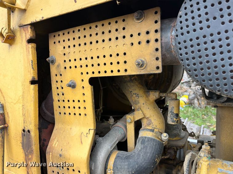 image for item LD9875 1988 Caterpillar D4H LGP  dozer