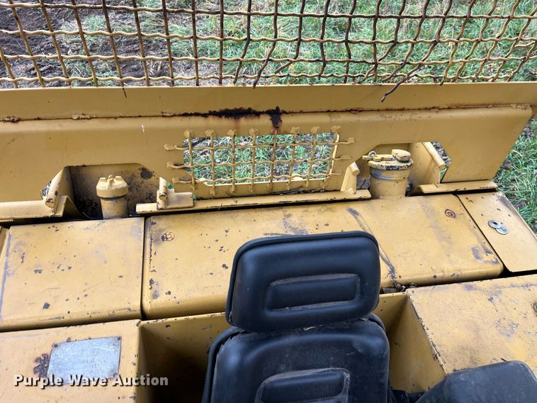 image for item LD9875 1988 Caterpillar D4H LGP  dozer