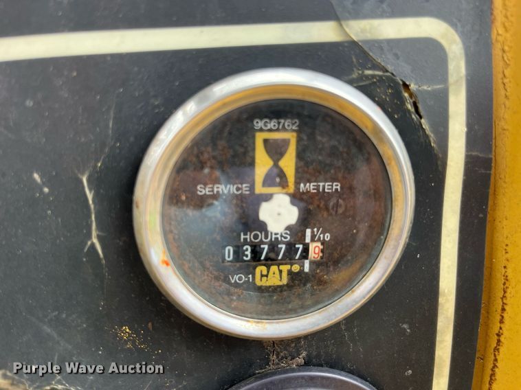 image for item LD9875 1988 Caterpillar D4H LGP  dozer