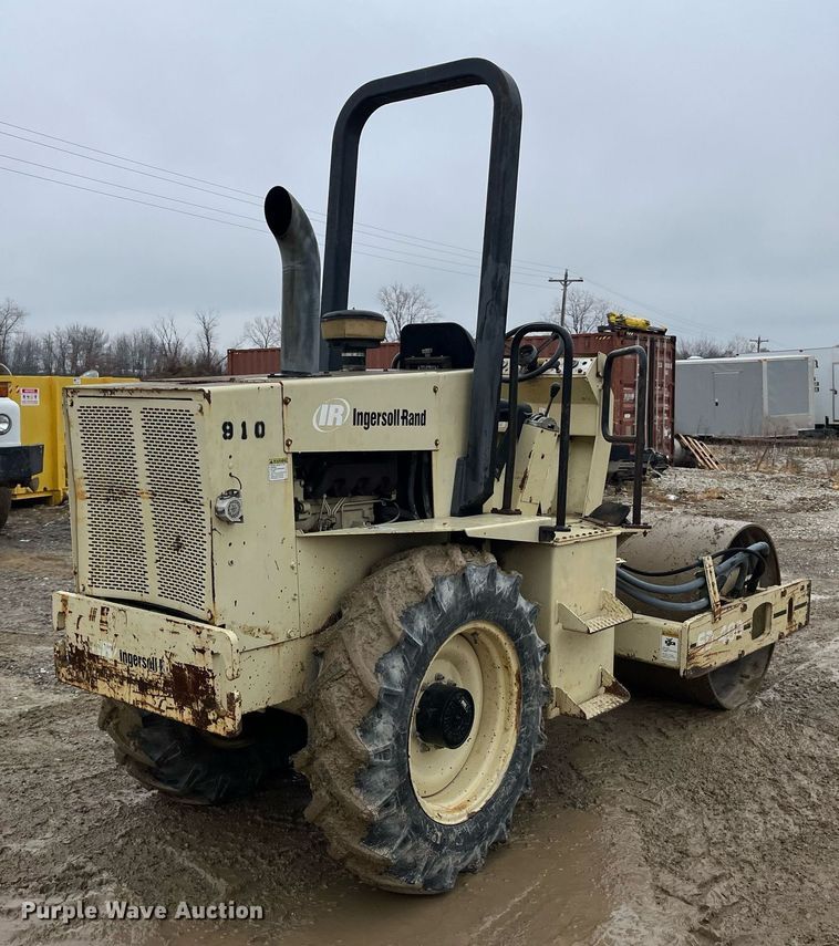 image for item LD9908 1998 Ingersoll Rand SD-40D  single drum vibratory roller