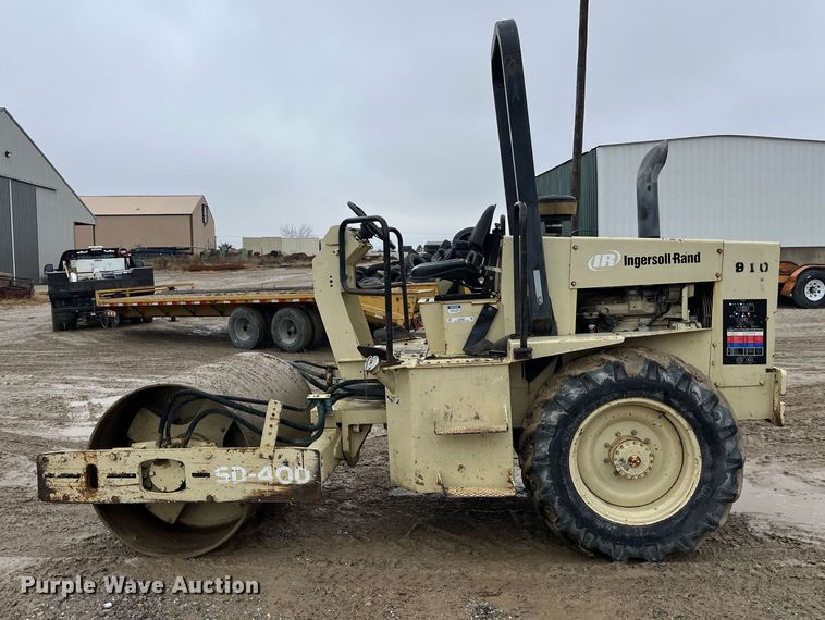 image for item LD9908 1998 Ingersoll Rand SD-40D  single drum vibratory roller