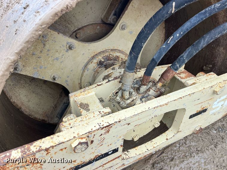 image for item LD9908 1998 Ingersoll Rand SD-40D  single drum vibratory roller