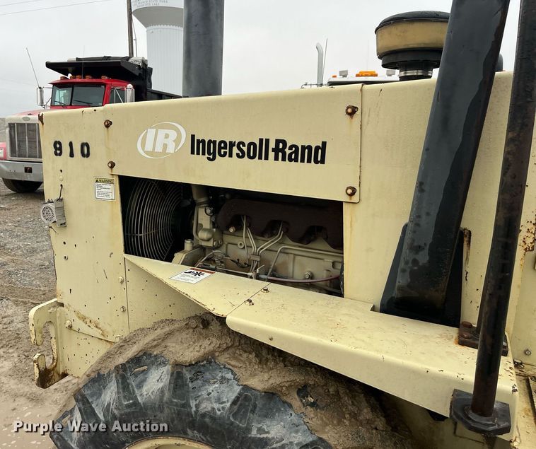 image for item LD9908 1998 Ingersoll Rand SD-40D  single drum vibratory roller