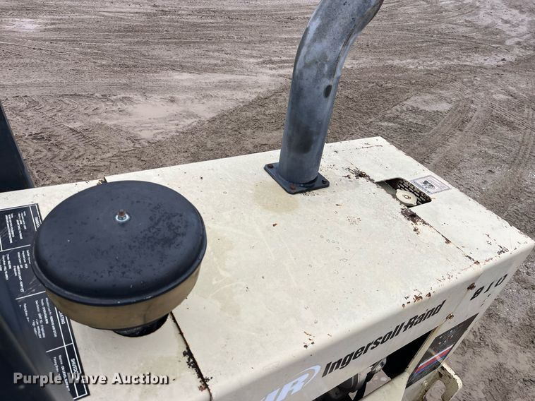 image for item LD9908 1998 Ingersoll Rand SD-40D  single drum vibratory roller