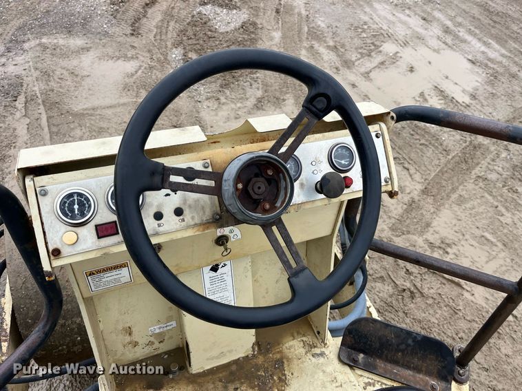 image for item LD9908 1998 Ingersoll Rand SD-40D  single drum vibratory roller