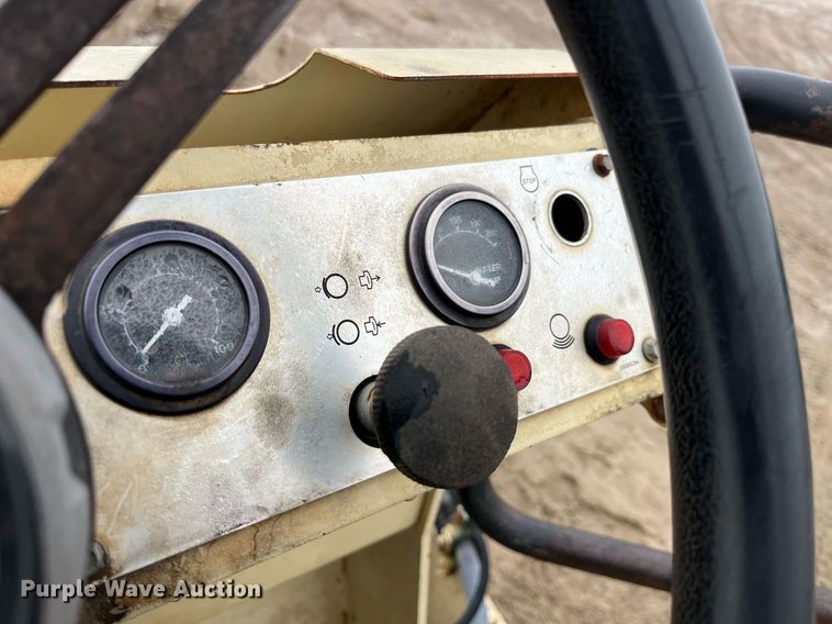 image for item LD9908 1998 Ingersoll Rand SD-40D  single drum vibratory roller