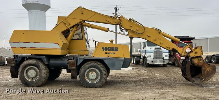 image for item LD9909 1989 Case 1085B  wheeled excavator