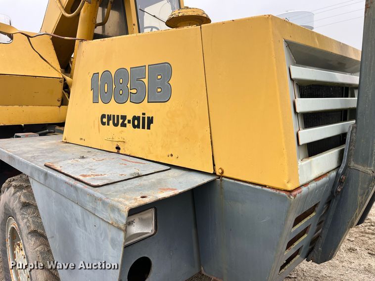 image for item LD9909 1989 Case 1085B  wheeled excavator