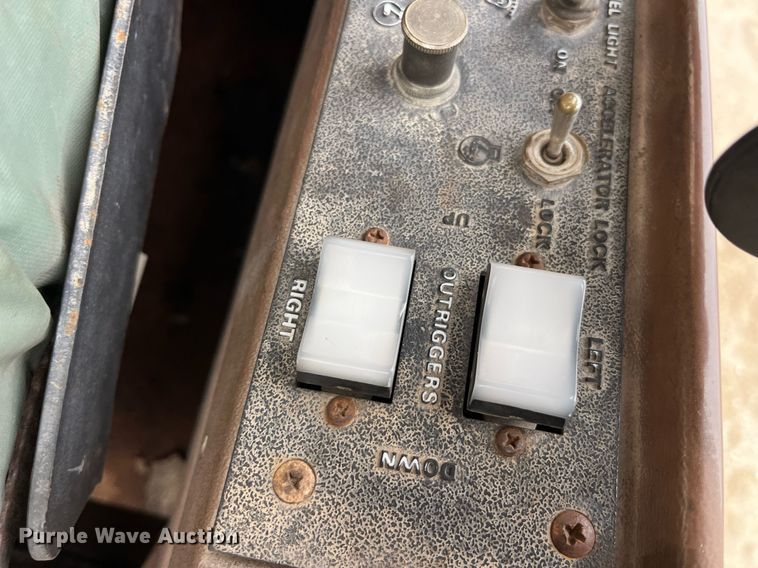 image for item LD9909 1989 Case 1085B  wheeled excavator