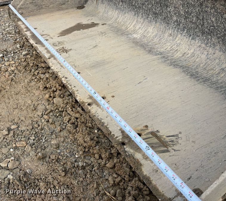 image for item LD9913 2013 Bobcat T770  tracked skid steer loader