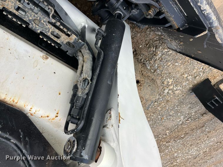 image for item LD9913 2013 Bobcat T770  tracked skid steer loader