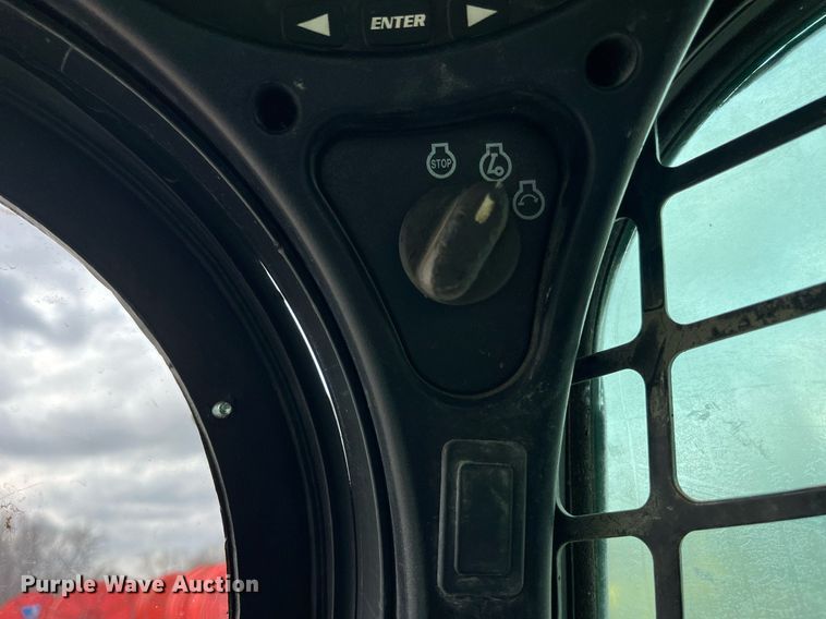 image for item LD9913 2013 Bobcat T770  tracked skid steer loader