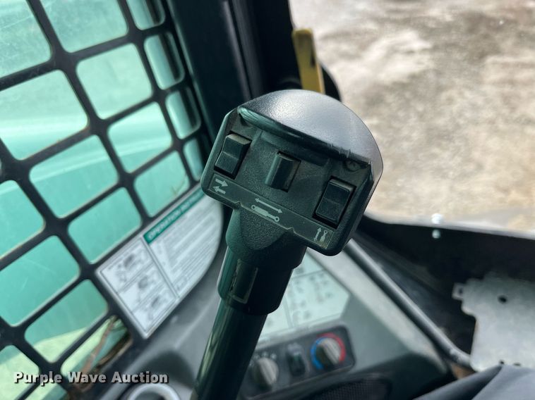 image for item LD9913 2013 Bobcat T770  tracked skid steer loader