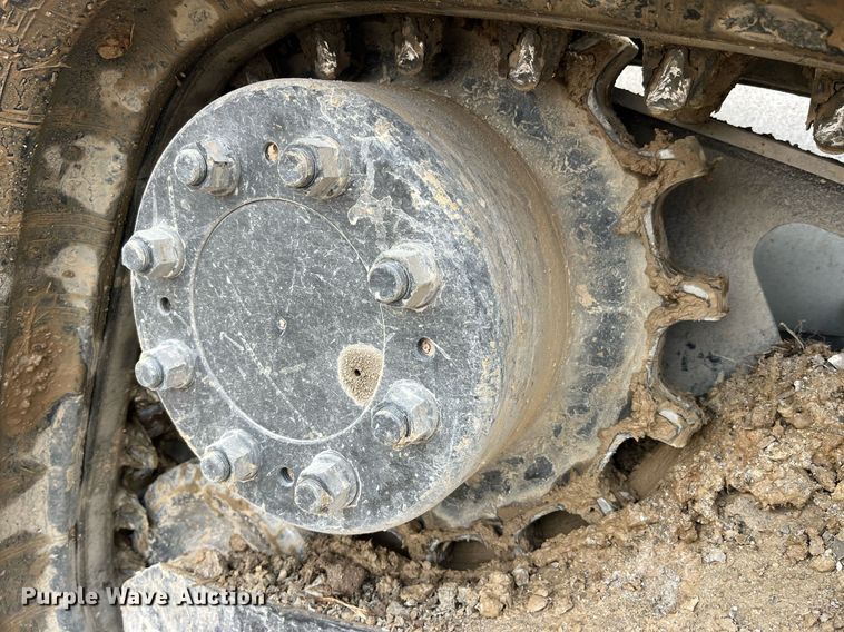 image for item LD9913 2013 Bobcat T770  tracked skid steer loader