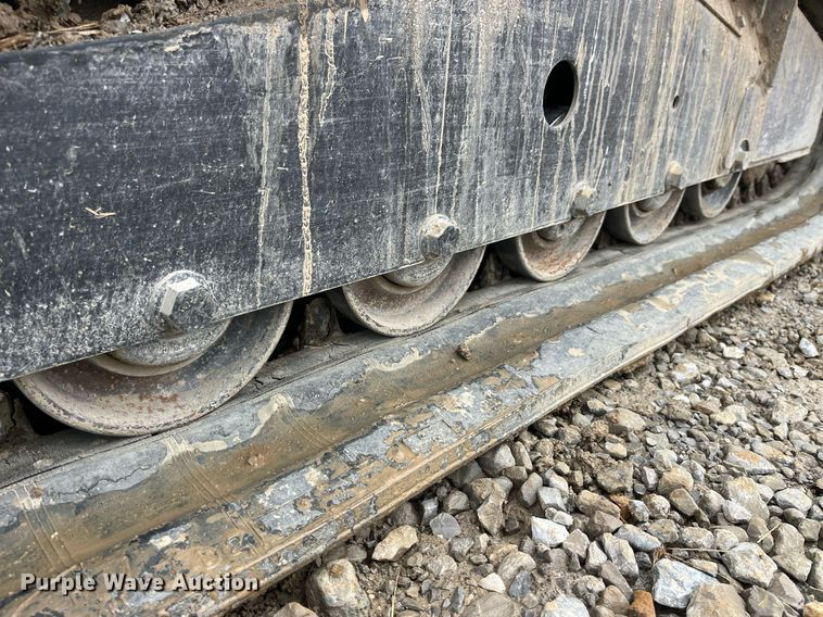 image for item LD9913 2013 Bobcat T770  tracked skid steer loader