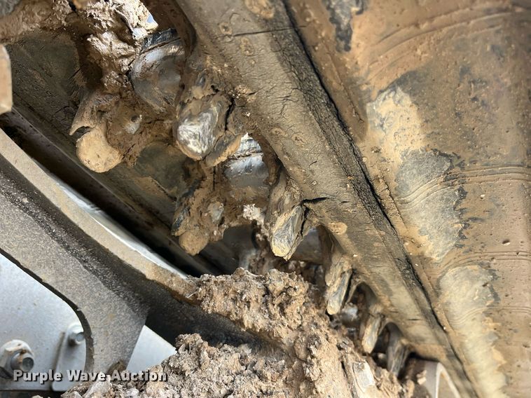 image for item LD9913 2013 Bobcat T770  tracked skid steer loader