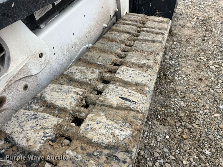 image for item LD9913 2013 Bobcat T770  tracked skid steer loader