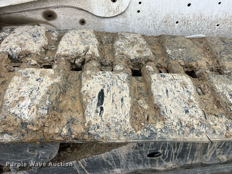 image for item LD9913 2013 Bobcat T770  tracked skid steer loader