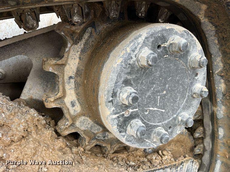 image for item LD9913 2013 Bobcat T770  tracked skid steer loader